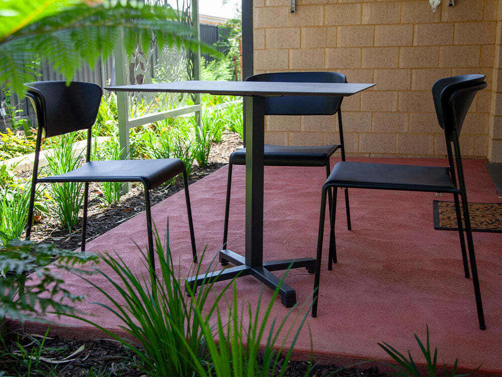 Lisa-Chair-Cross-Table_2b45a1c6-5173-4ade-b722-1e4c79629bd4_1800x1800