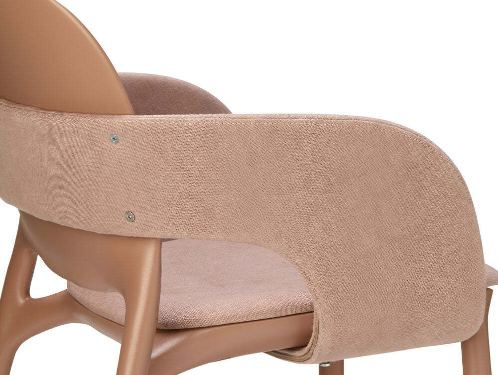 Hug-Tub-Chair_7f176b81-14e3-494e-923b-22e067f7029a_1800x1800