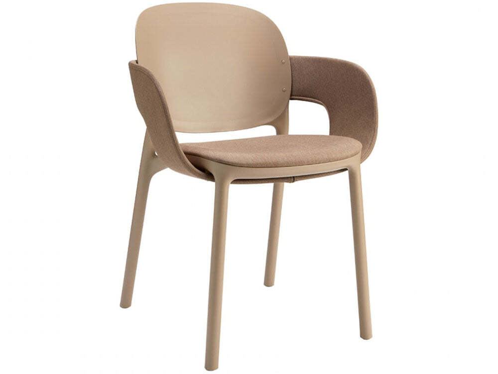 Hug-Tub-Chair-6_1800x1800