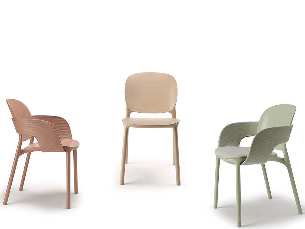 Hug-Chairs_3c9000ee-3091-4c2d-9f30-df3a4dc69173_1800x1800