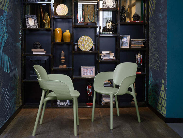Hug-Armchairs_484a51bc-4915-4075-9ccc-a2f6c71a608b_720x