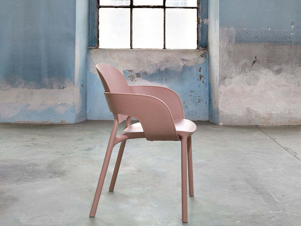 Hug-Armchair-2_1800x1800