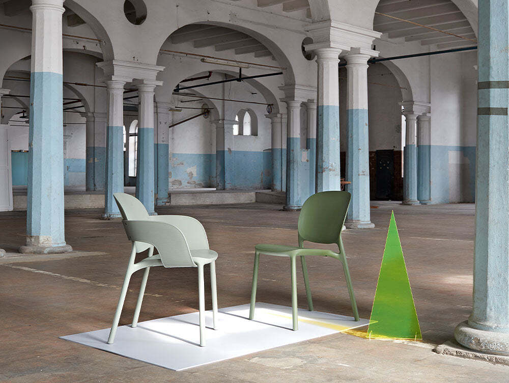 Hug-Chair_82c5410c-60b1-4507-aae2-3df7408c2335_1800x1800