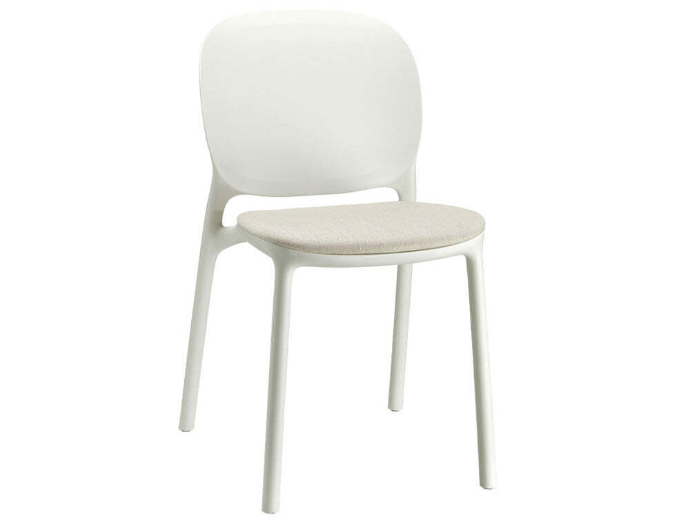 Hug-Uph-Chair-2_1800x1800