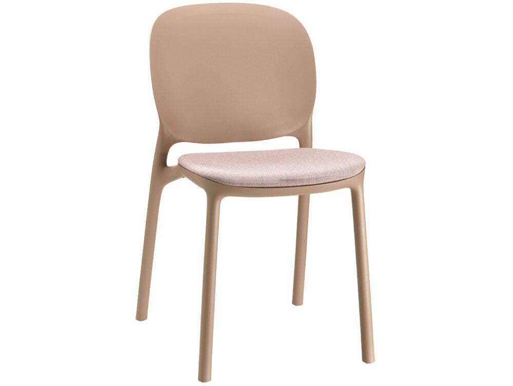 Hug-Chair_364d29f7-27a6-40a6-ba61-1b54df705644_1800x1800