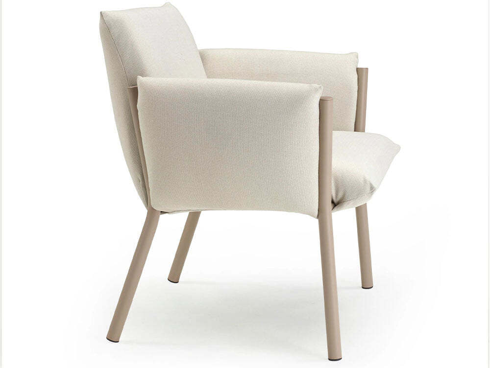 Brezza-Lounge-Chair-3_1800x1800