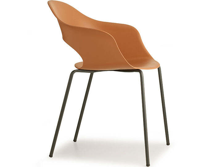 Lady-B-Armchair_98276eef-3fa2-46d7-b2ed-6d794f340cec_1800x1800