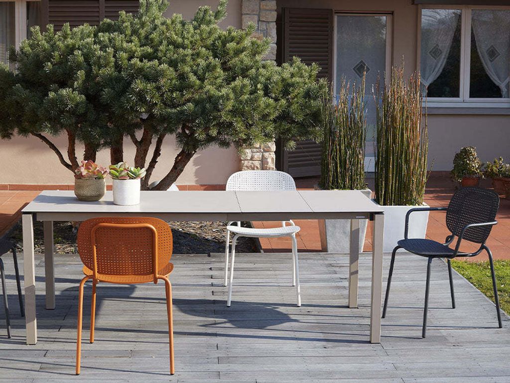 Si-Si-Chairs_6a8f39a2-4f4b-42e1-a20d-2b4ff0d8630a_1800x1800