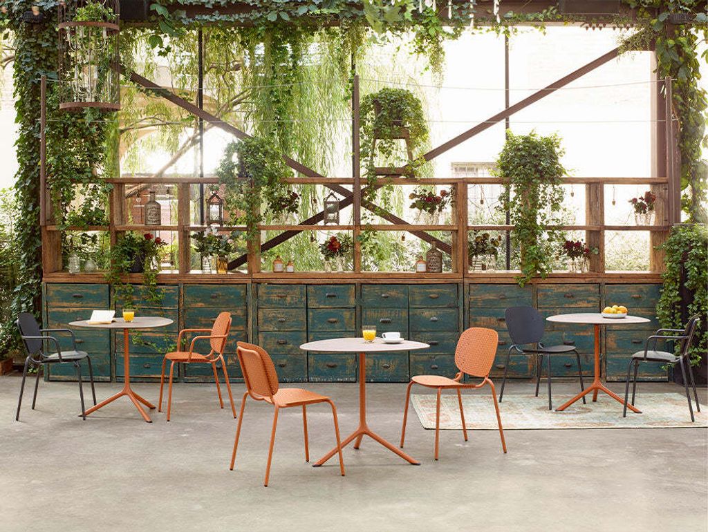 Sisi-Dot-Chairs-2_31ea6196-8979-40c1-9101-c010c0af33a3_1800x1800