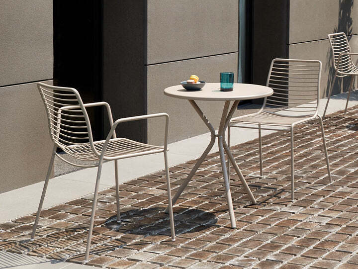 Leo-Table-3_f6712d79-05d5-4f58-a1f7-11afca0d3348_720x