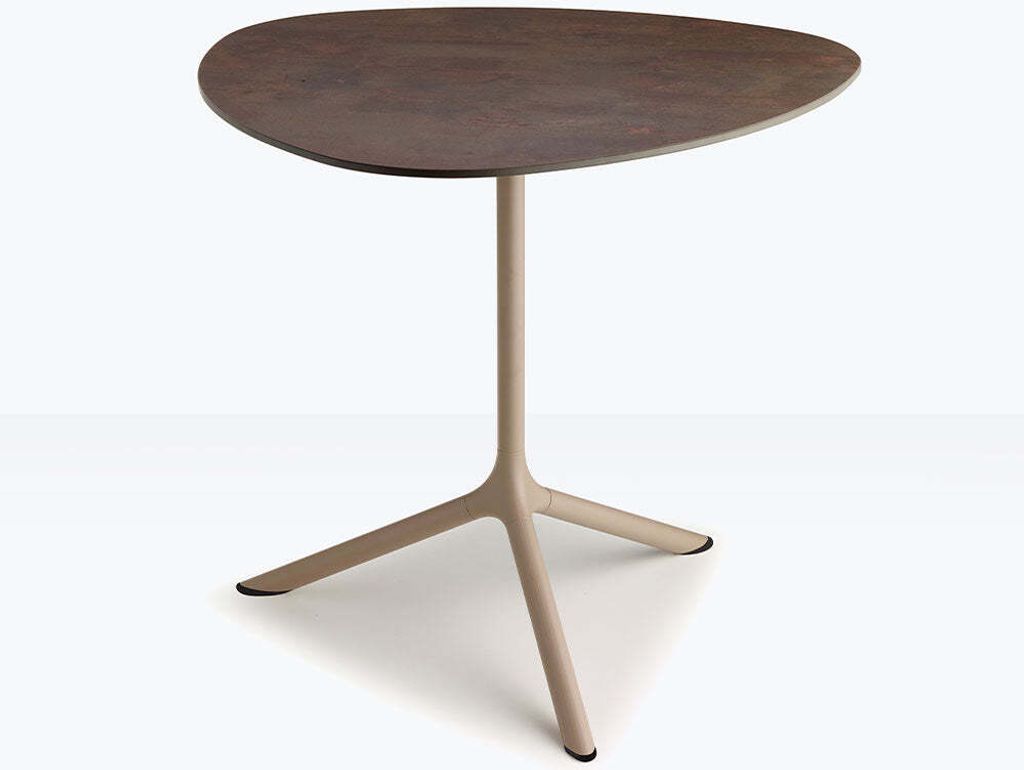 Tripe-Table-Base-6_17547388-ef61-4240-b1fc-19f676ce894f_1800x1800