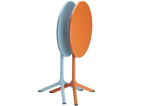 Tripe-Folding-Tables_1800x1800
