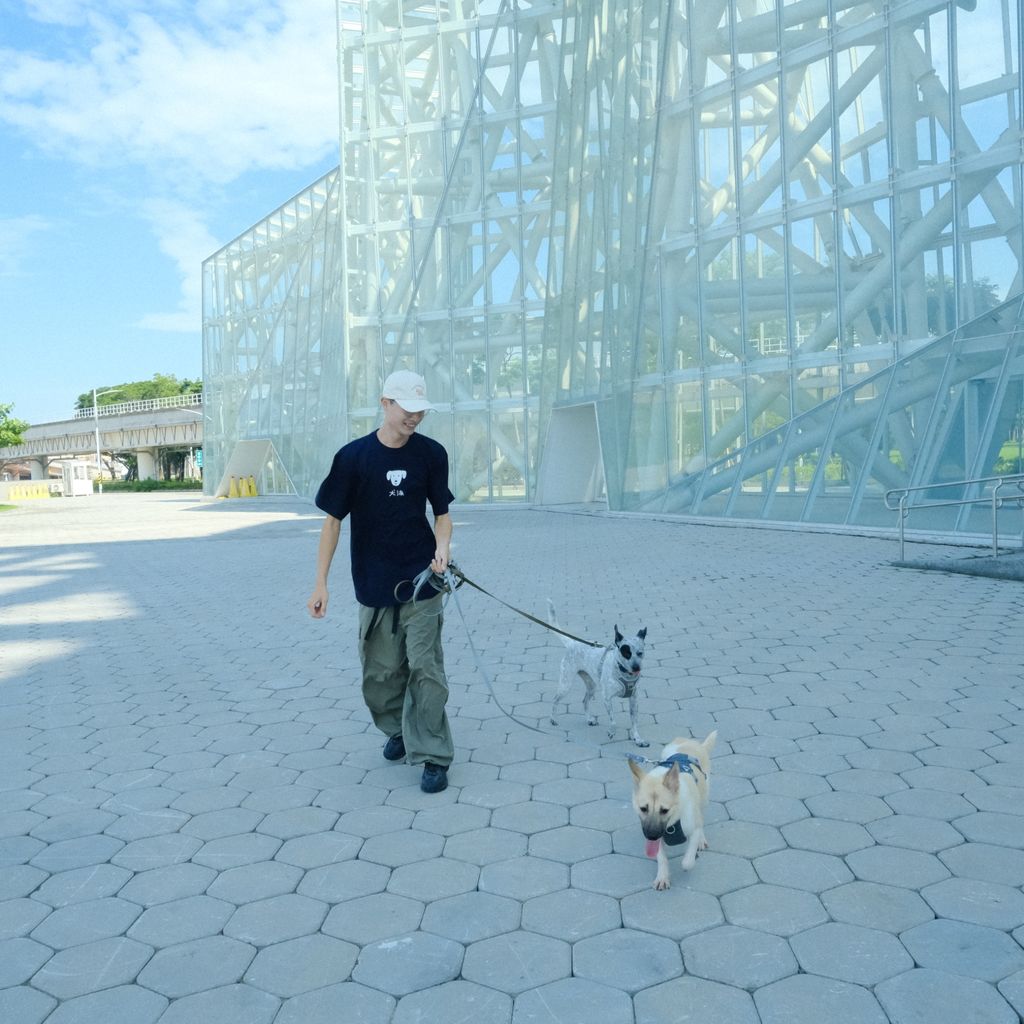 588BCEA8-67E7-4B4B-B7AF-6A4BC38ECC0F