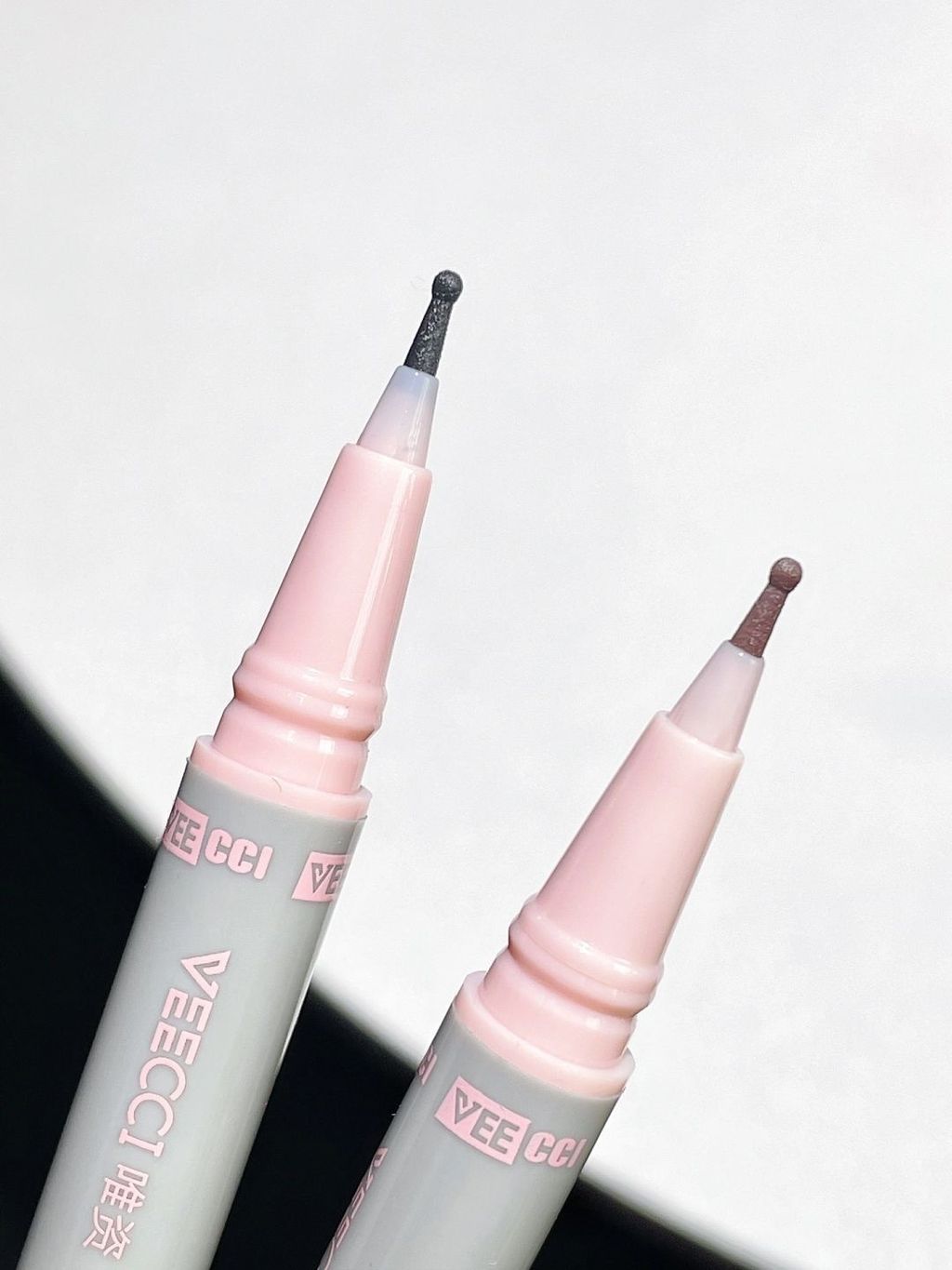 设计师在吗？怎么这眼线笔长的珠圆玉润的？！_1_蛋炒饭_来自小红书网页版