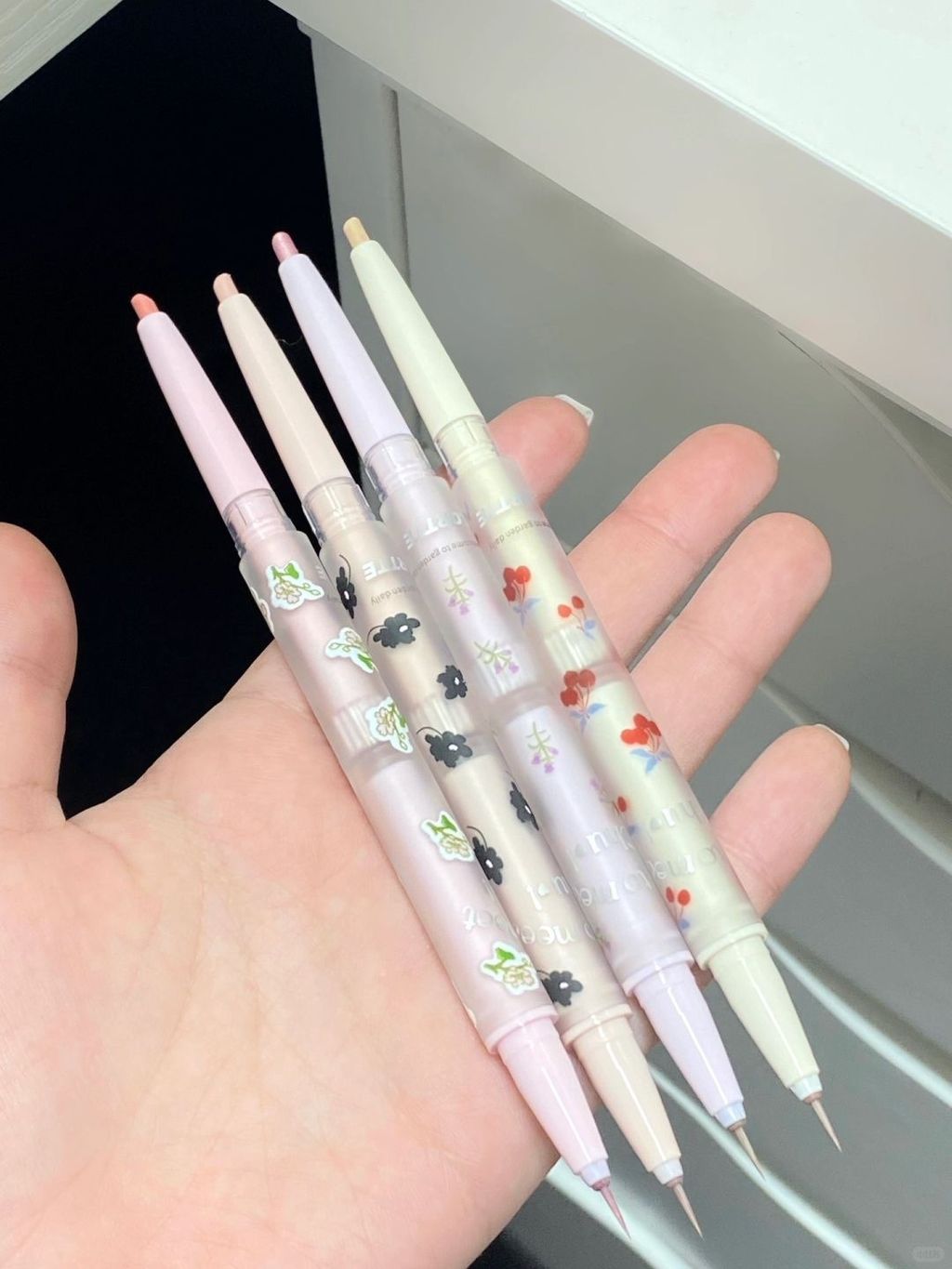 俺们花花终于把双头卧蚕笔安排上了！！_2_叫我小郑_来自小红书网页版