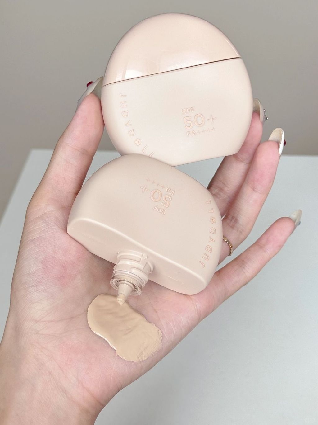 我看哪个美女夏天还涂防晒? ？_1_小A别买了！_来自小红书网页版