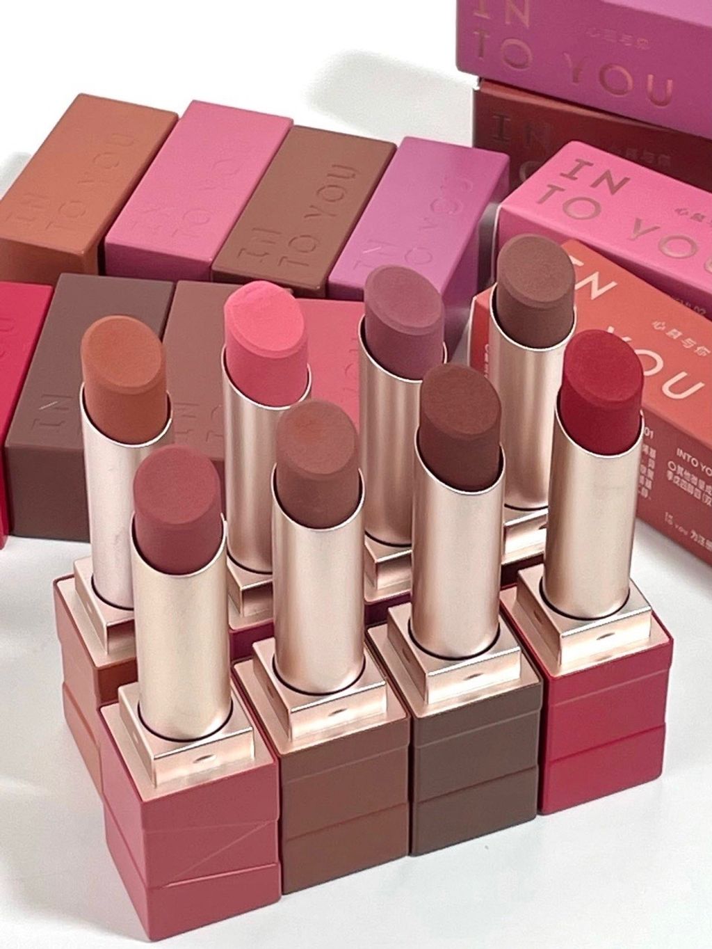 秀场级哑光口红💄雾感丝滑_1_INTO YOU心慕与你_来自小红书网页版