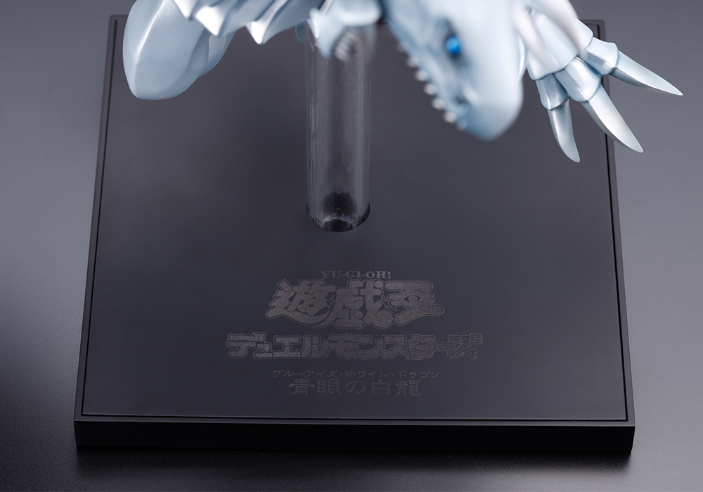GP001_OW_BLUE_EYES_WHITE_DRAGON_08