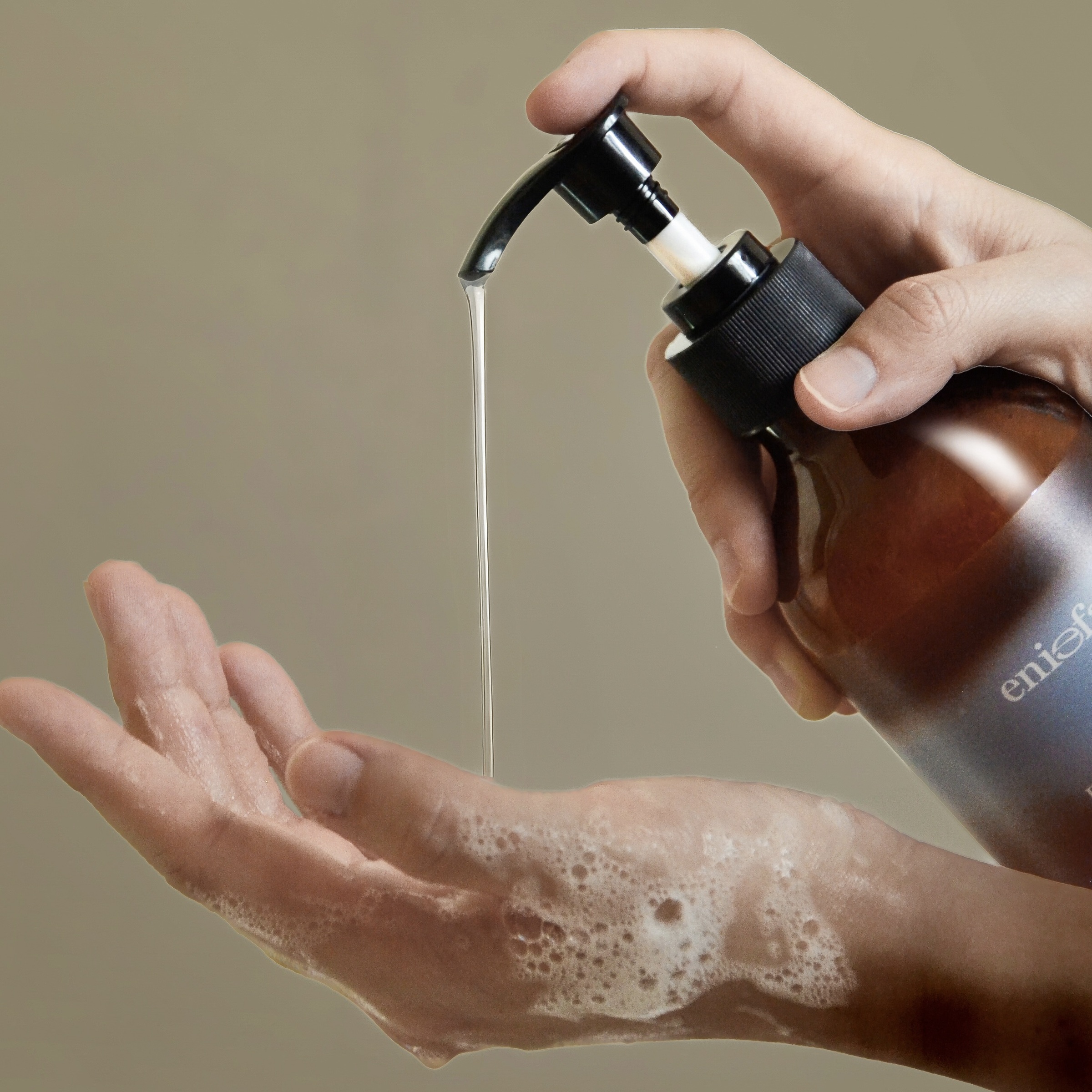 細緻泡沫、膚感滑順-2