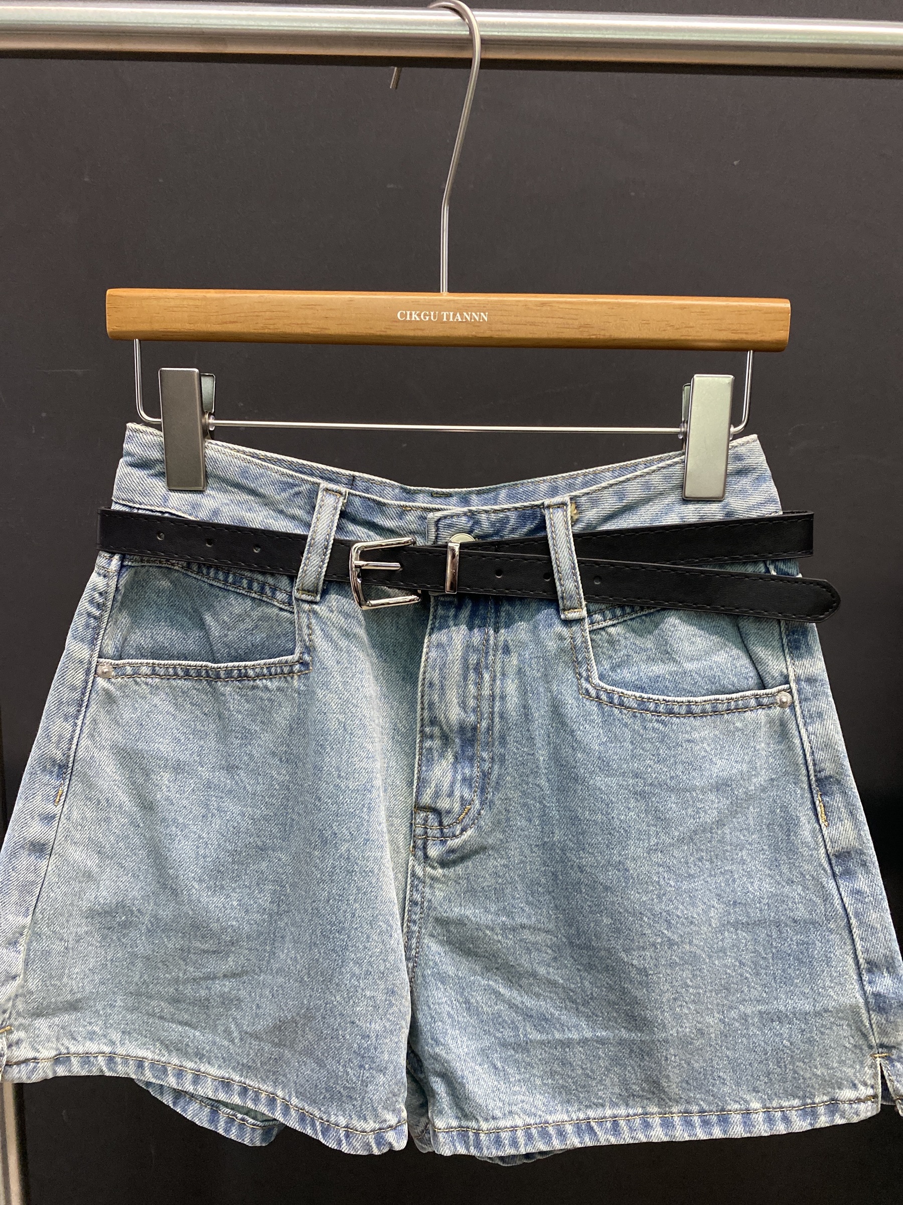 image_picker_C1EFD945-1555-4346-A492-E3CE12B66A0A-58956-00000AEE72790D44