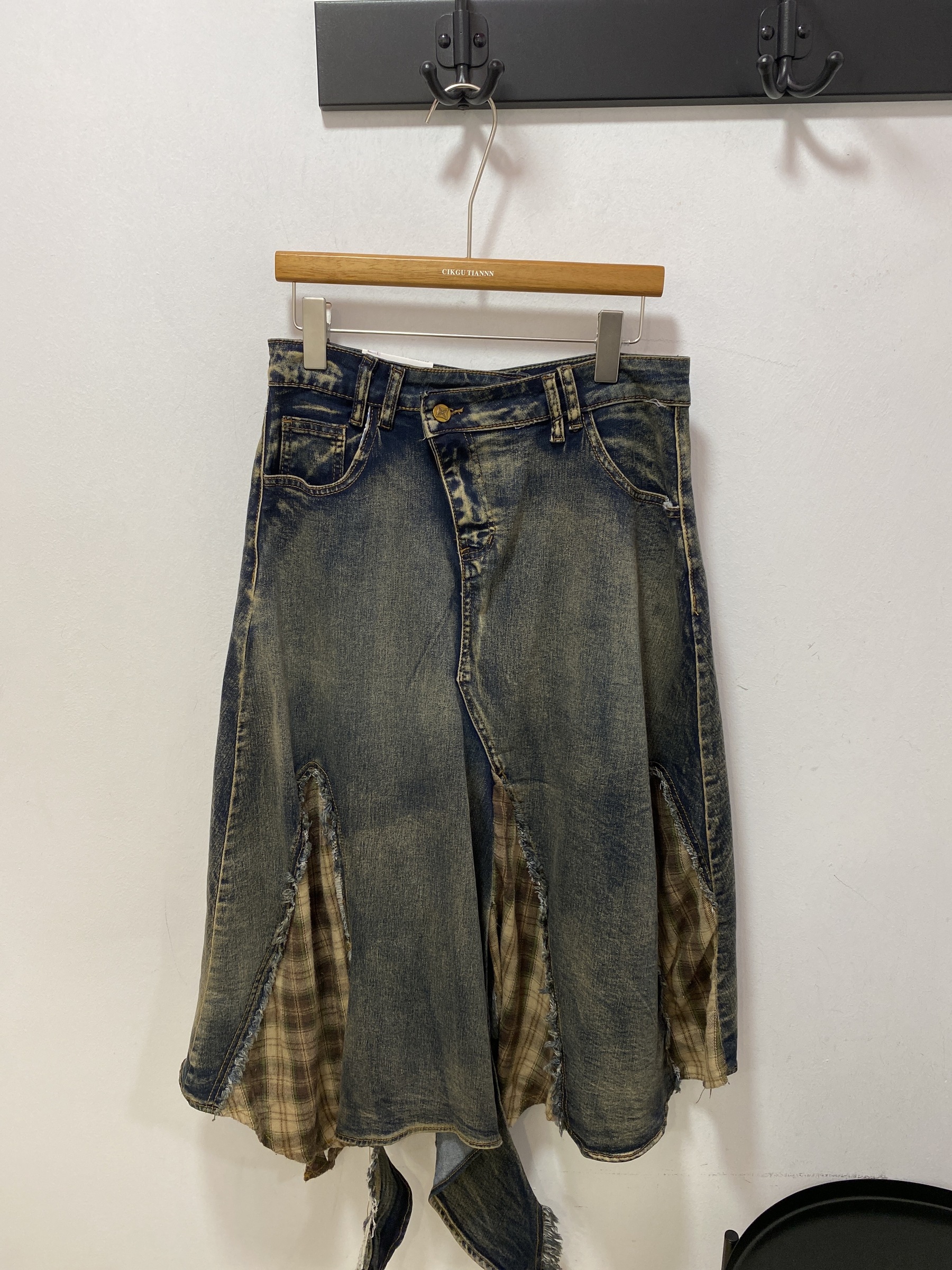 image_picker_01C0B486-A922-4FA9-BD0F-21D774E4E7AF-59752-00000B08588DC39B