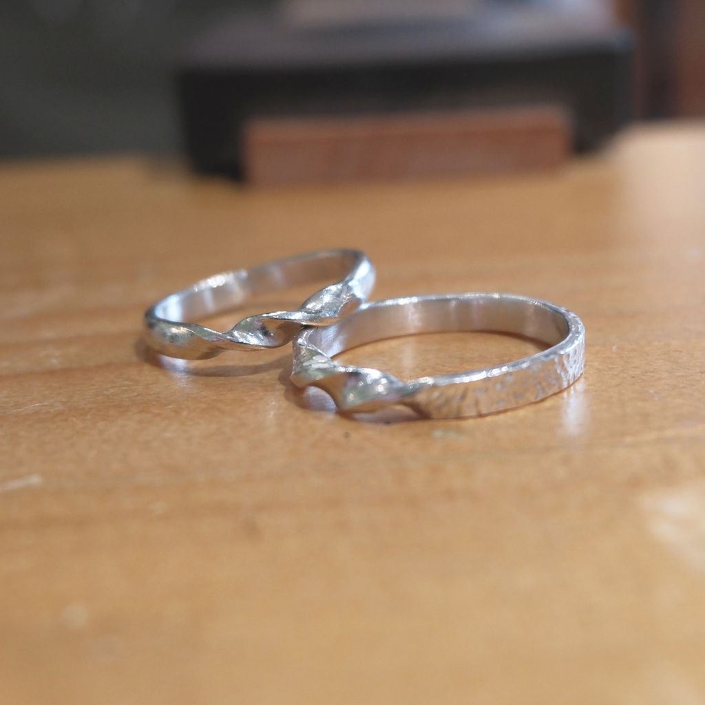 上和金工坊-台南金工-對戒-半圓莫比戒-手敲紋戒指