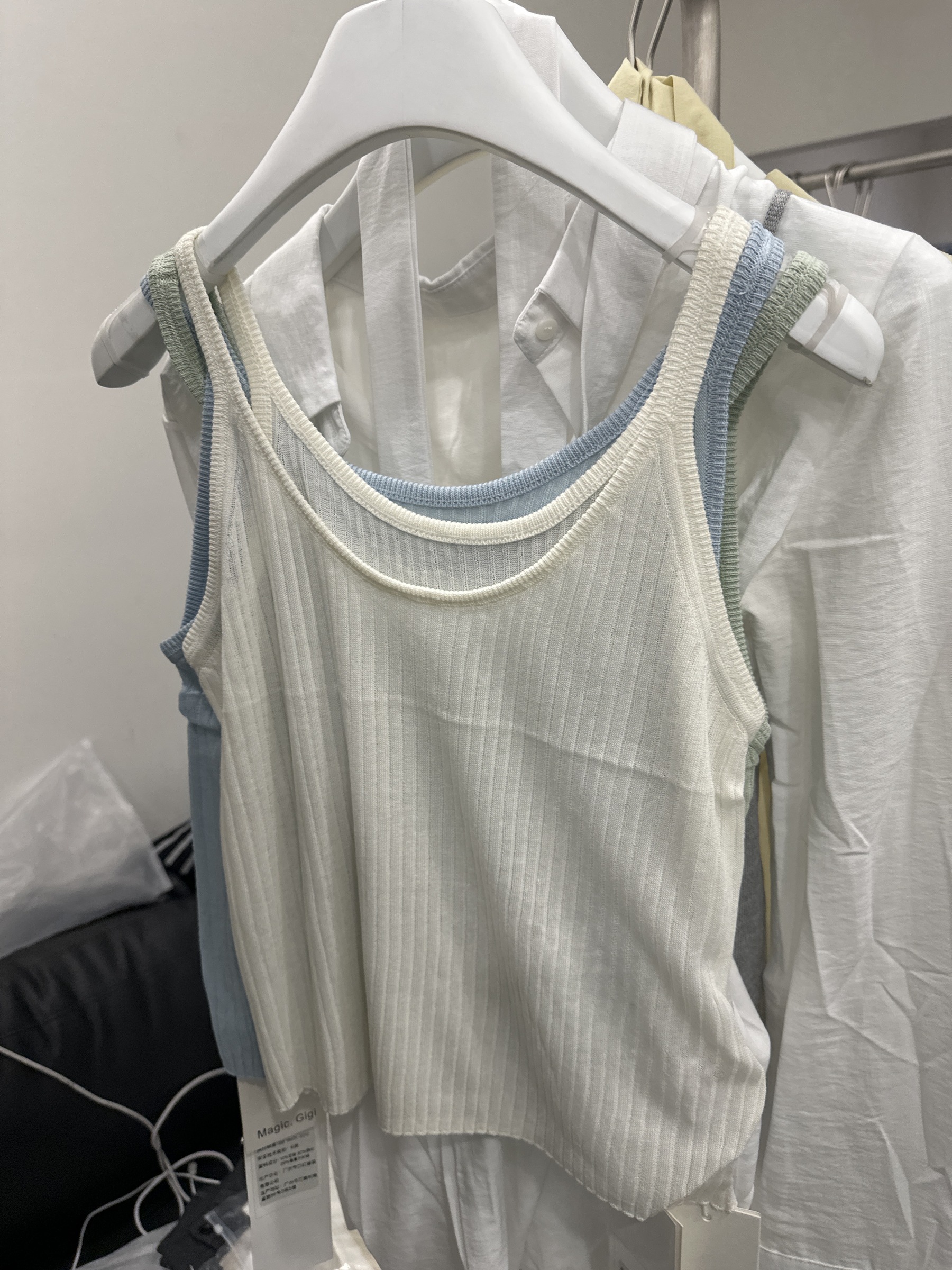 image_picker_20A7D3D6-B122-452F-8F6F-6DA120F0A95F-91951-00000B6A8D9367E9