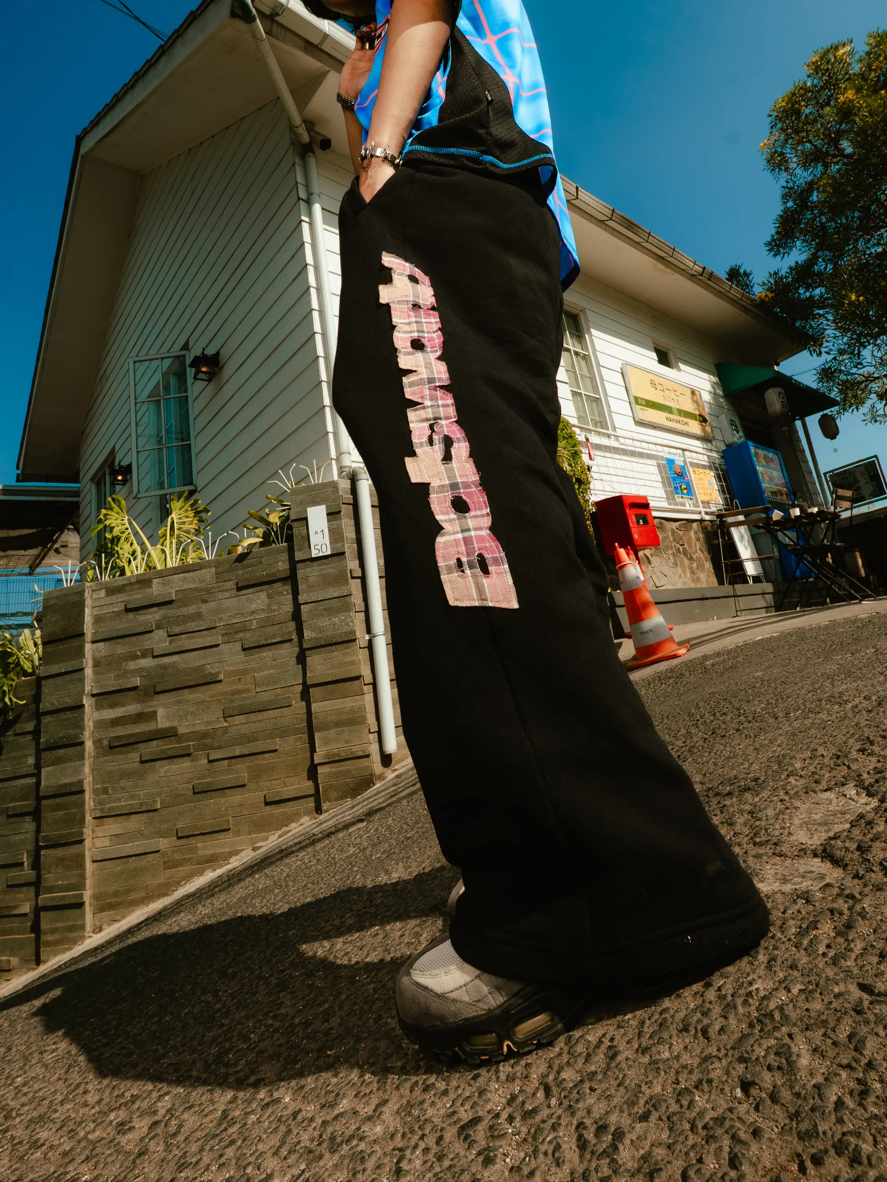 boisworld hall mark sweat pants