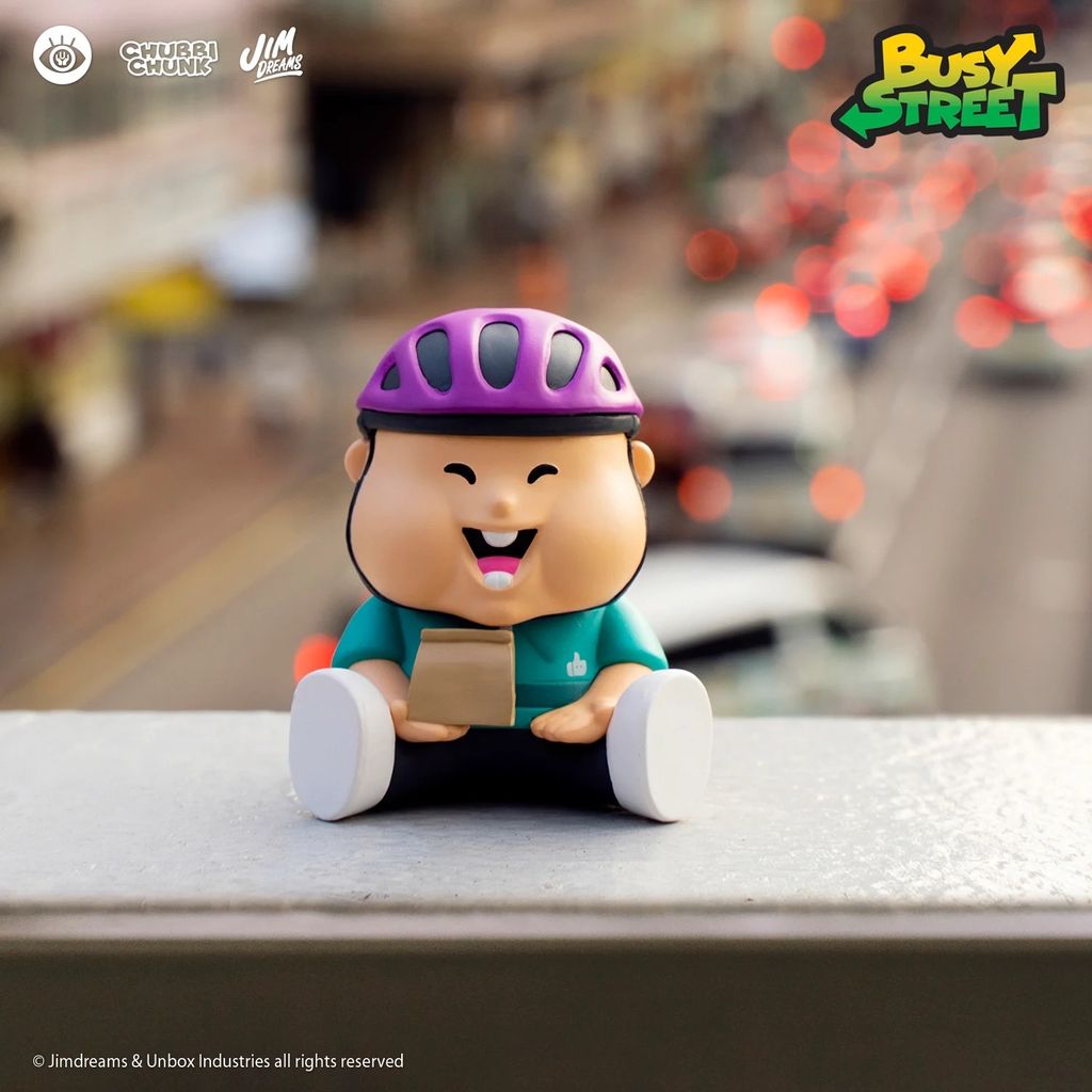 chubbi_busy_street_lifestyle_6