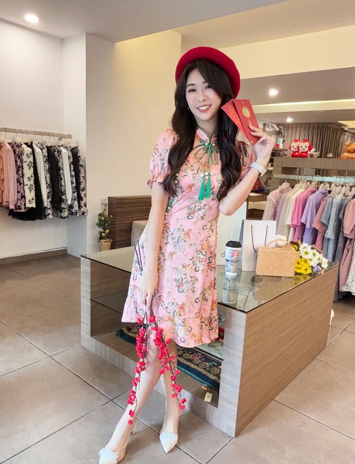 Pinkish Fish Modern Cheongsam 改良版粉底汉服旗袍