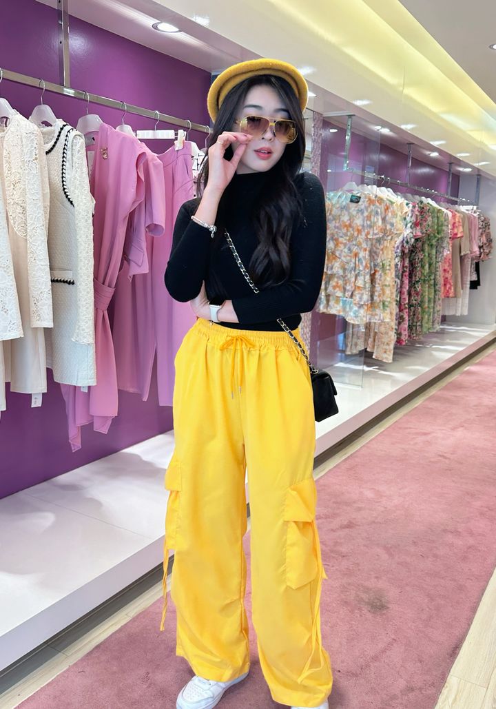 Vibrant Yellow Cargo Pants 鲜艳黄工装裤