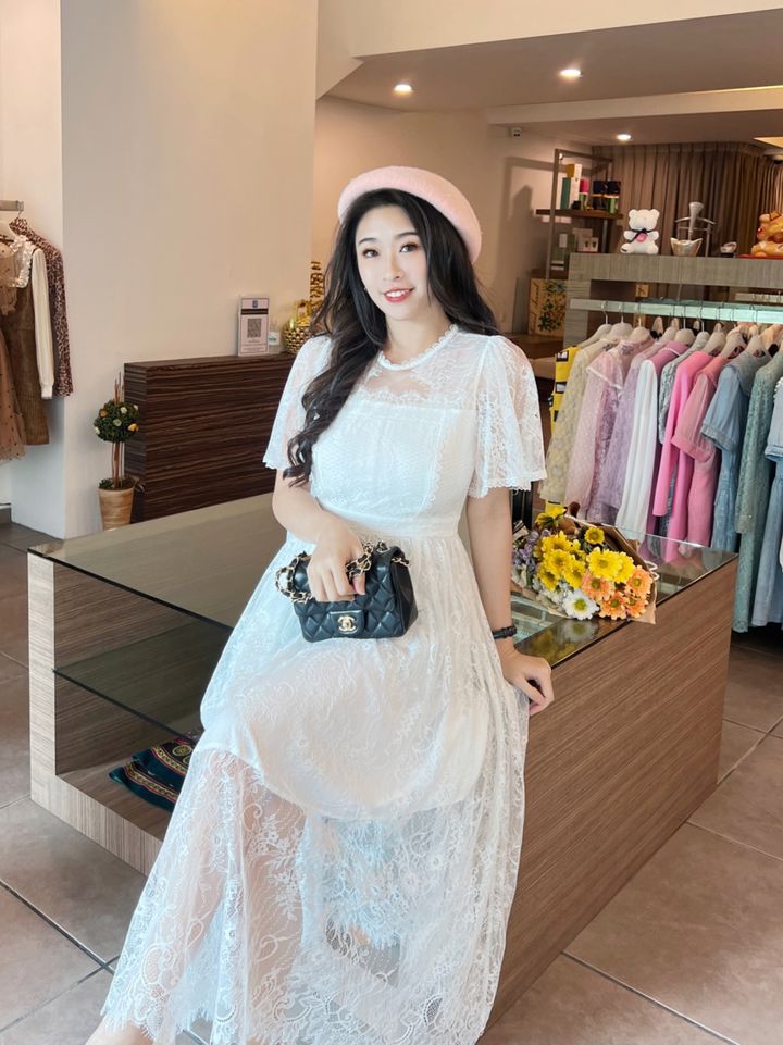 Love At First Sight Lace Dress 一见倾心蕾丝连身裙