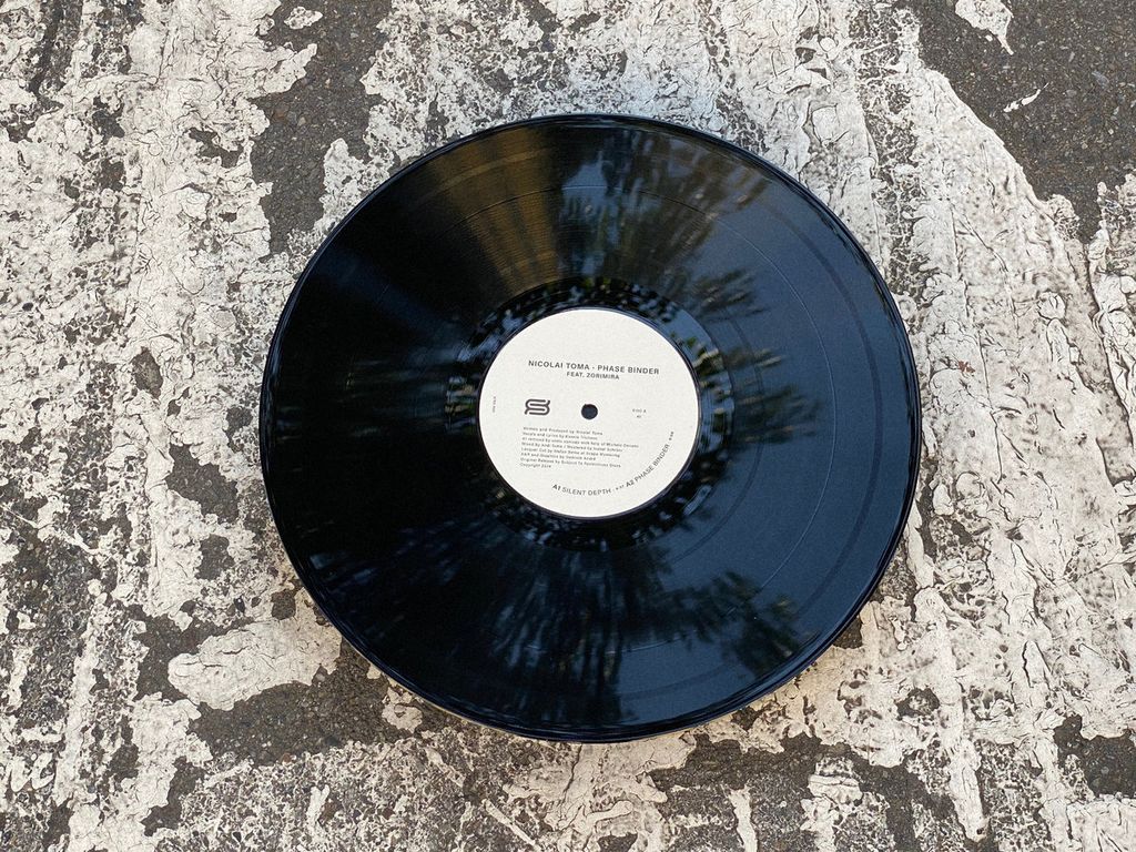 Nicolai Toma—Phase Binder 02