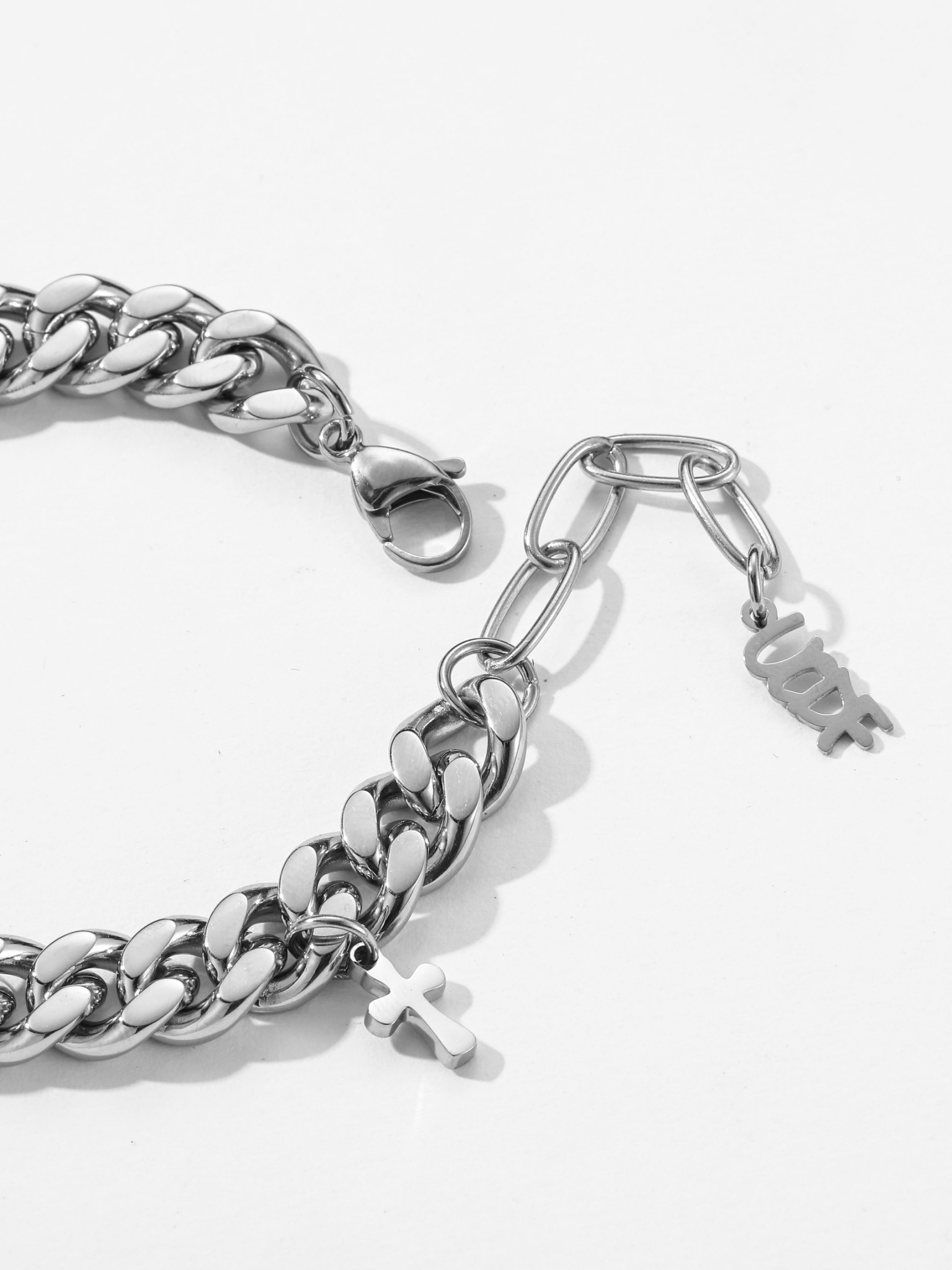 LINE_ALBUM_UCB007_251226_5