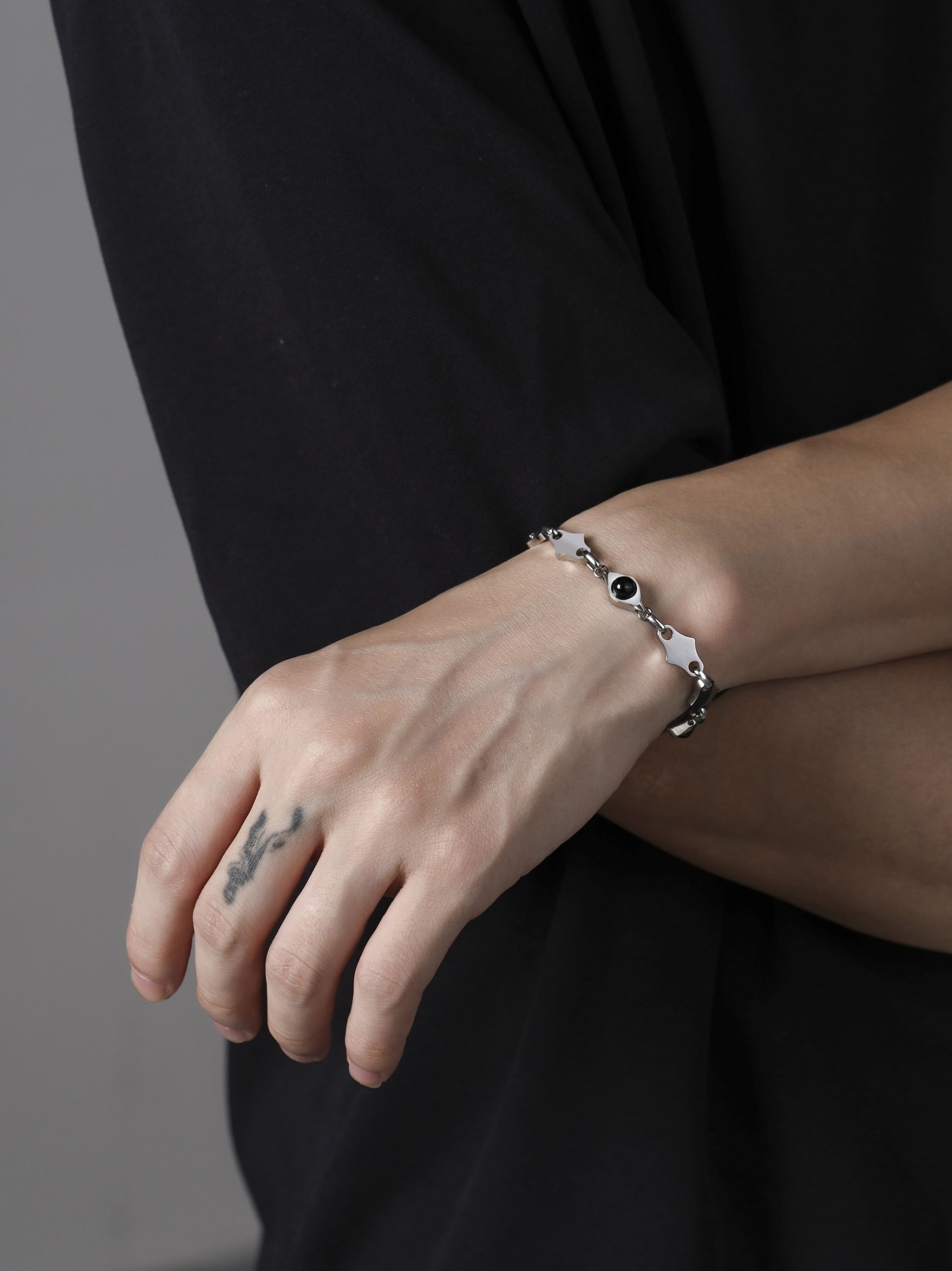 LINE_ALBUM_UCB008_251226_3