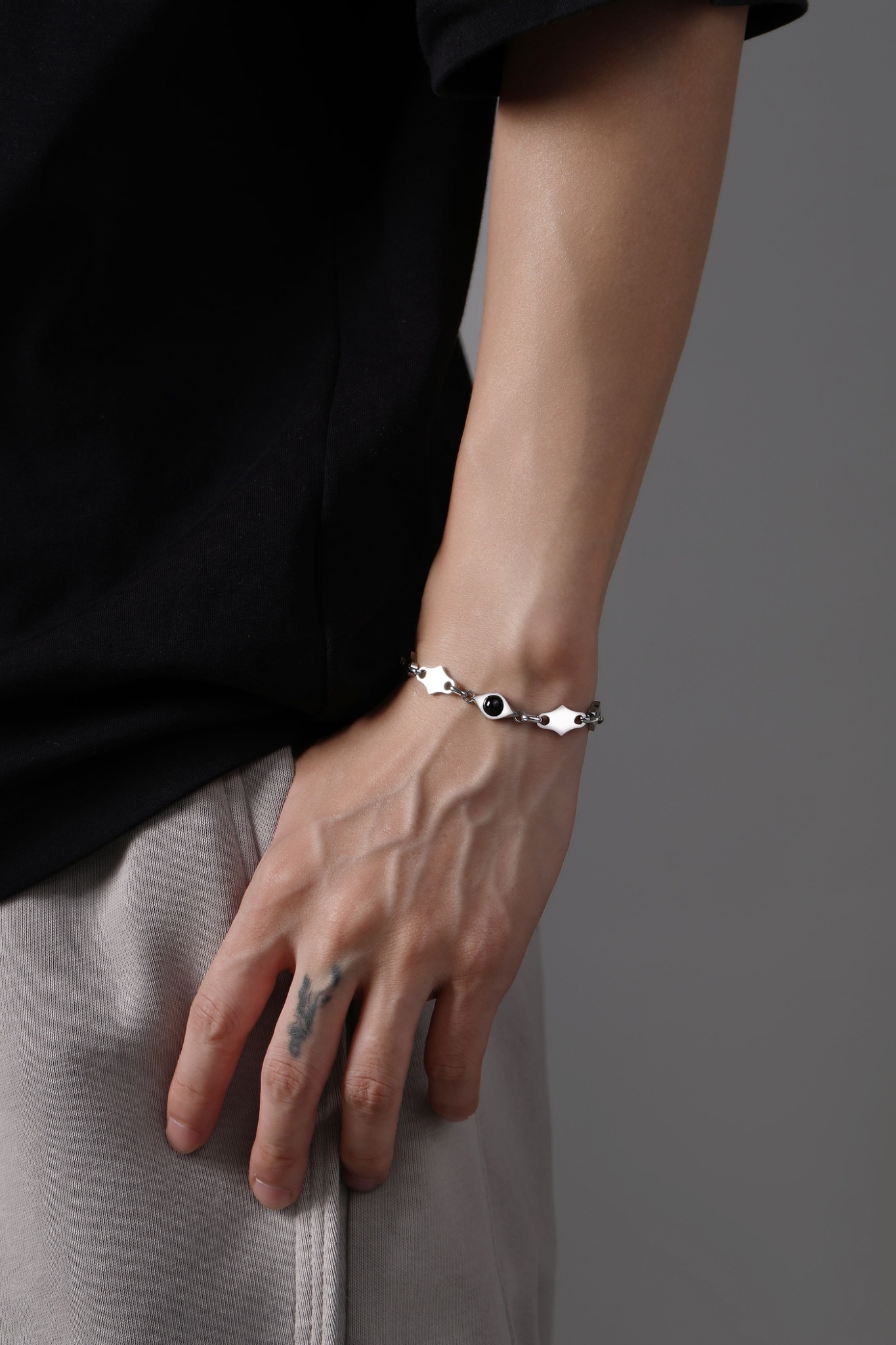 LINE_ALBUM_UCB008_251226_8