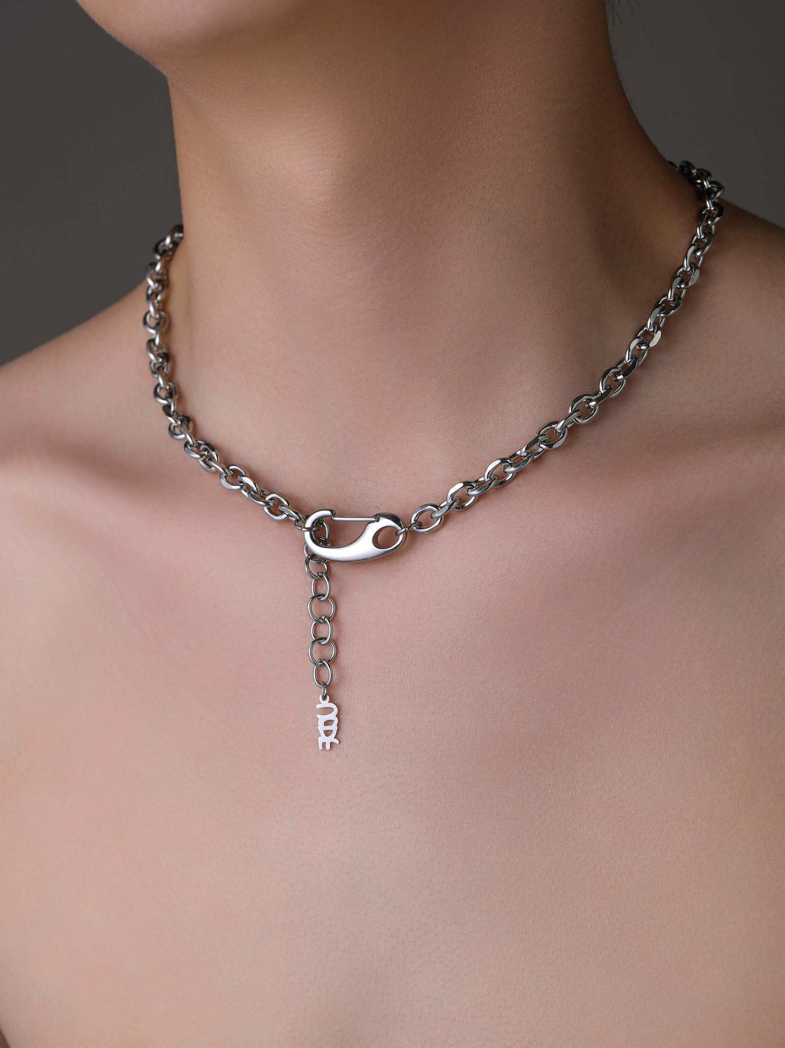 LINE_ALBUM_UCA009_251226_1