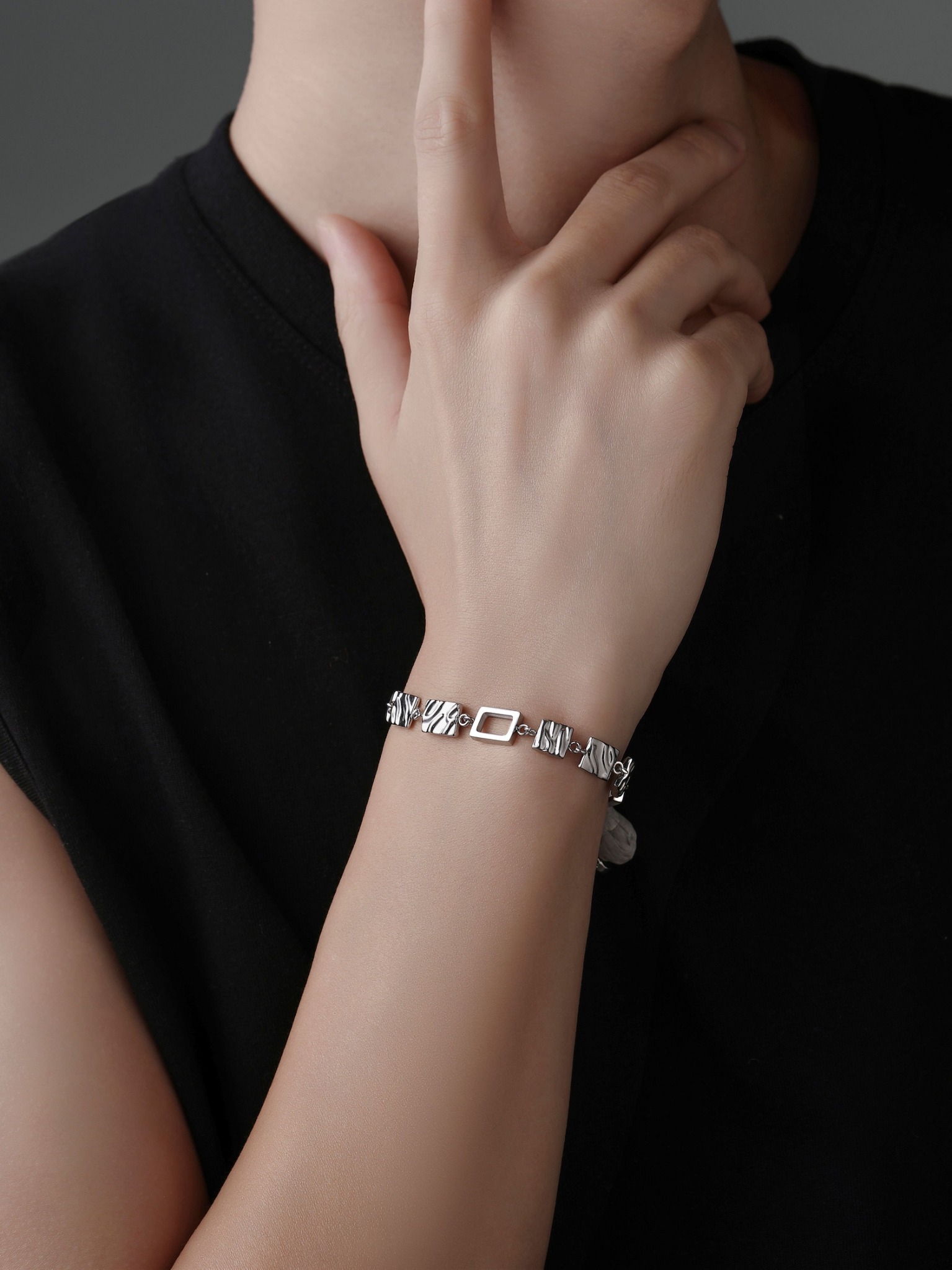 LINE_ALBUM_UCB001_251226_2