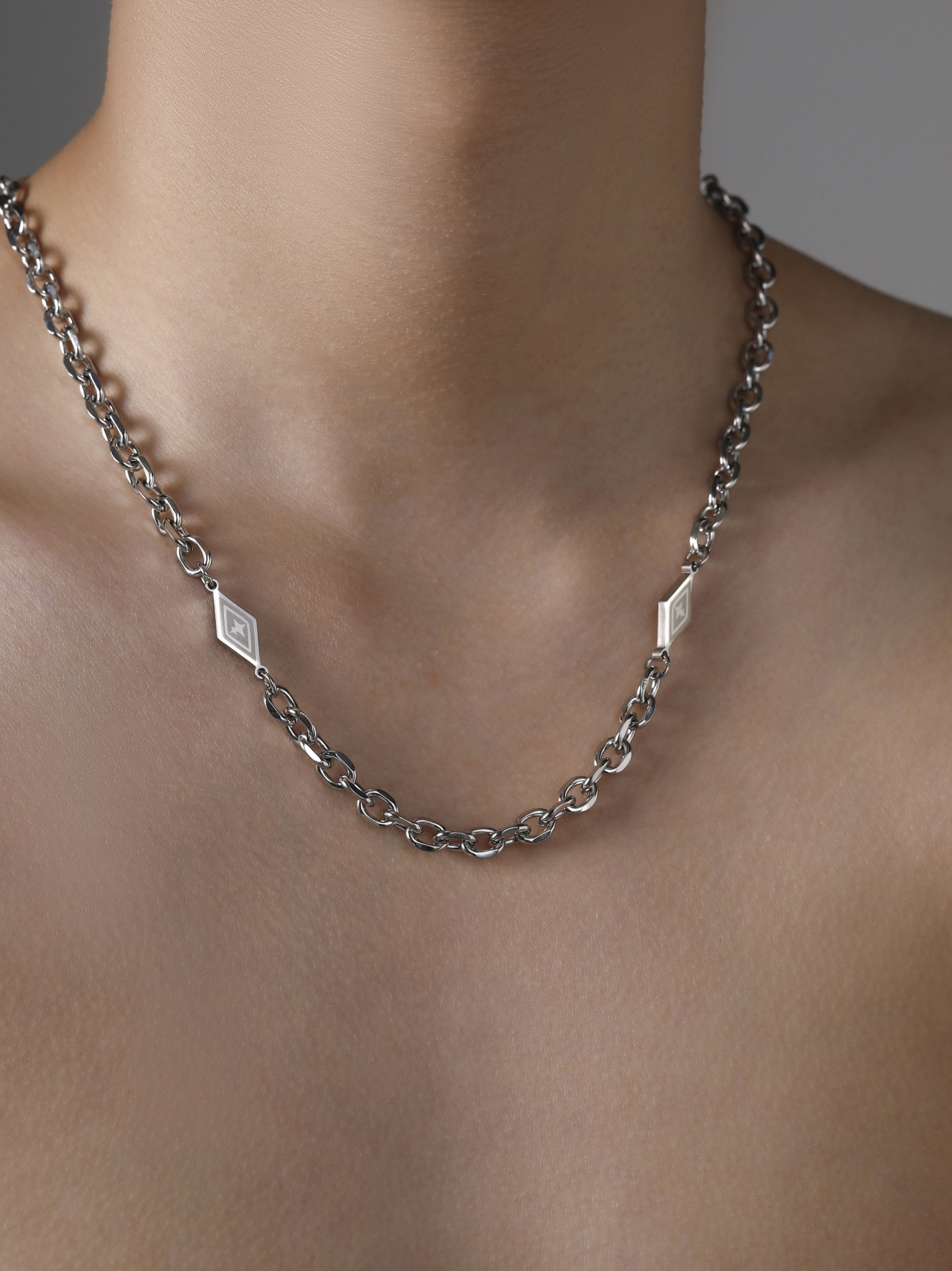 LINE_ALBUM_UCA028_251226_2