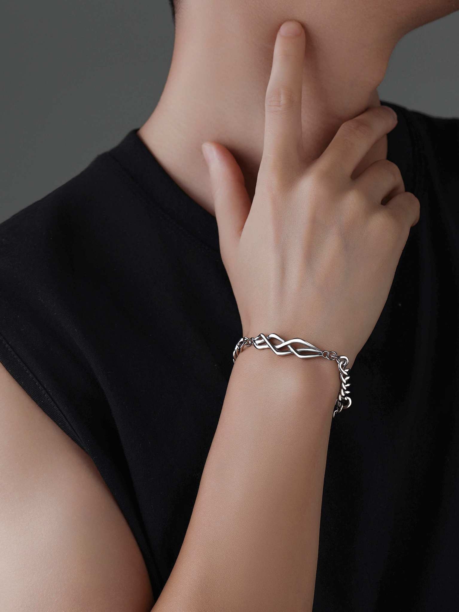 LINE_ALBUM_UCB002_251226_2