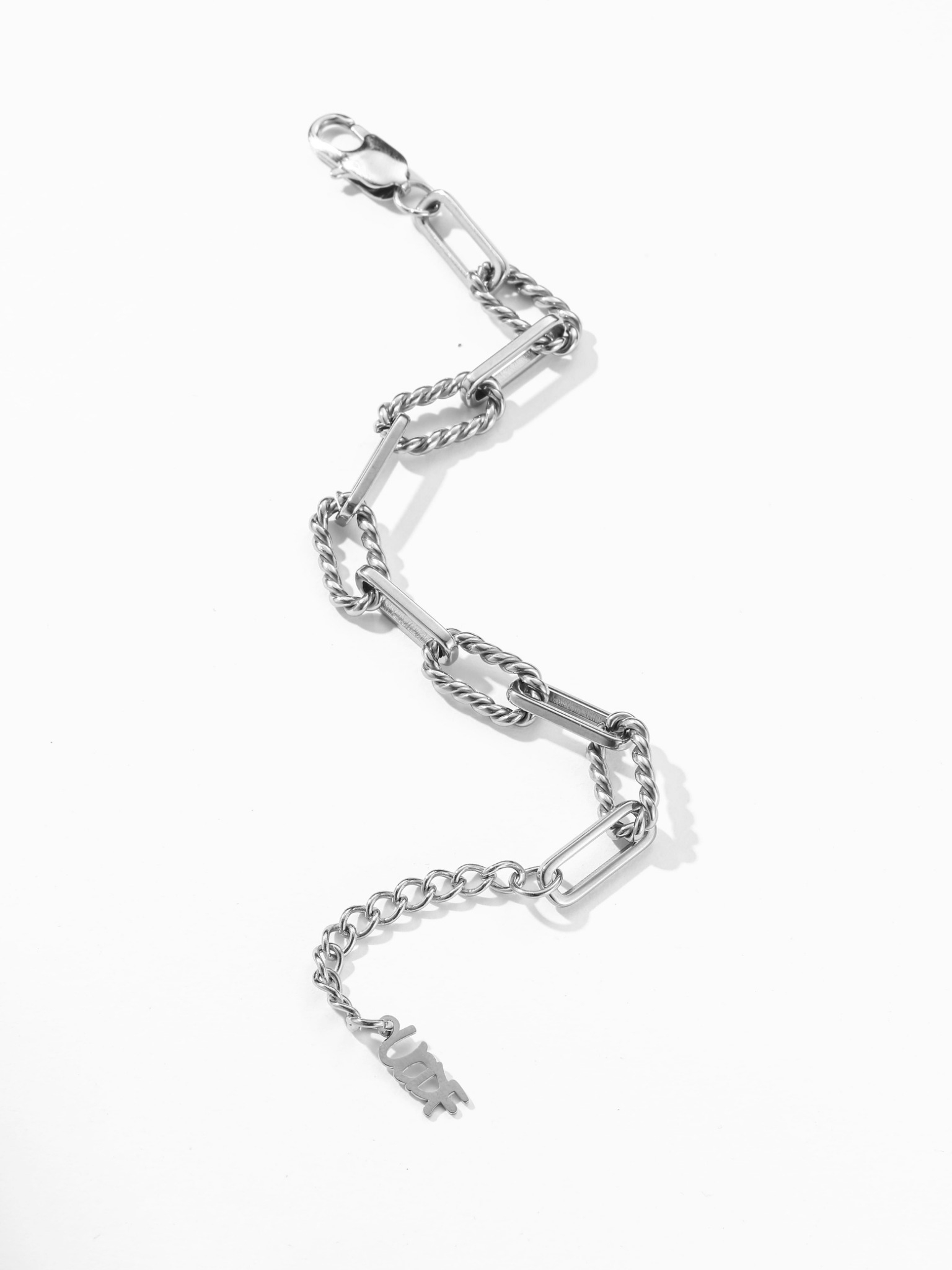 LINE_ALBUM_UCB005_251226_7