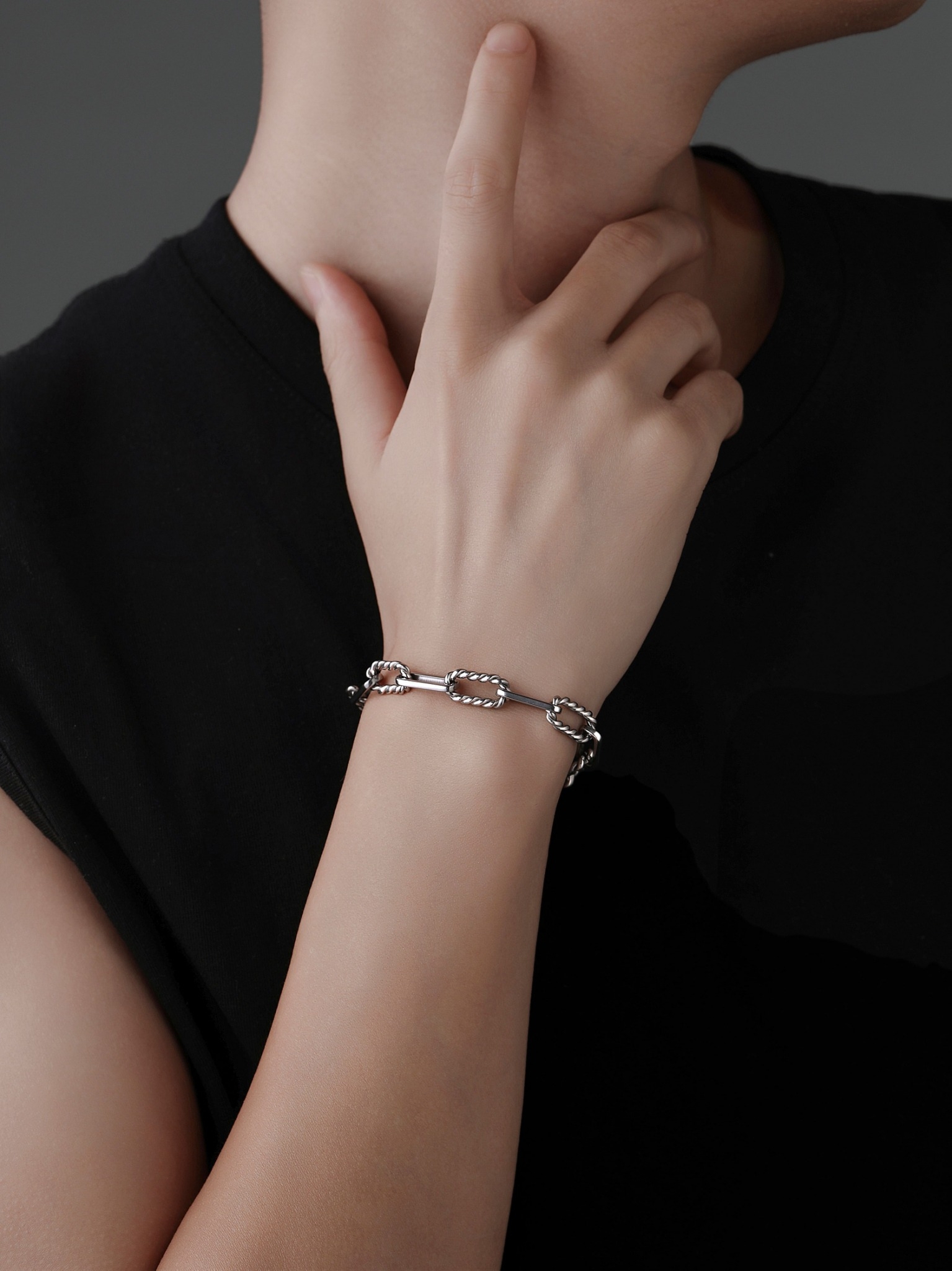 LINE_ALBUM_UCB005_251226_2