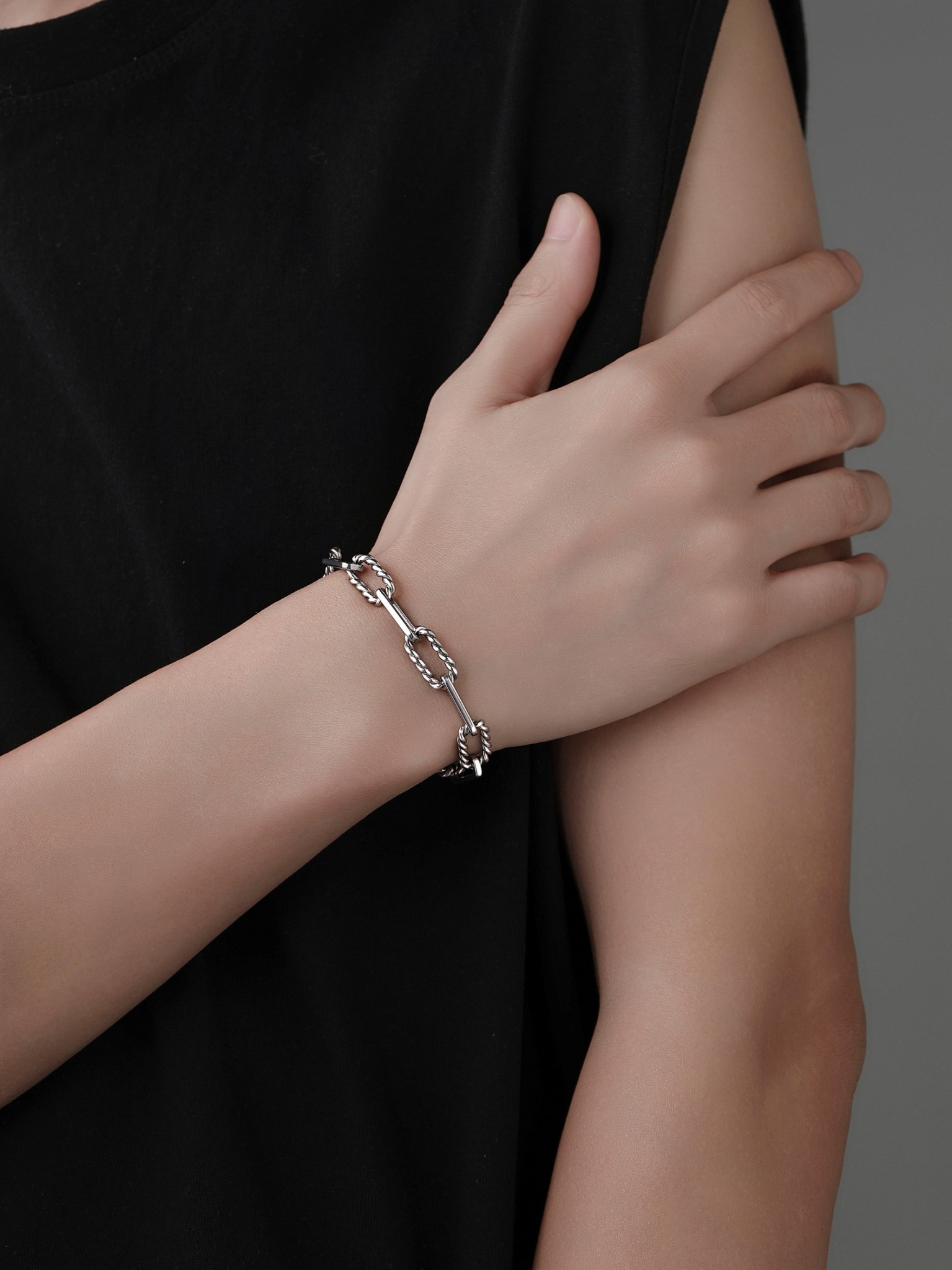 LINE_ALBUM_UCB005_251226_3