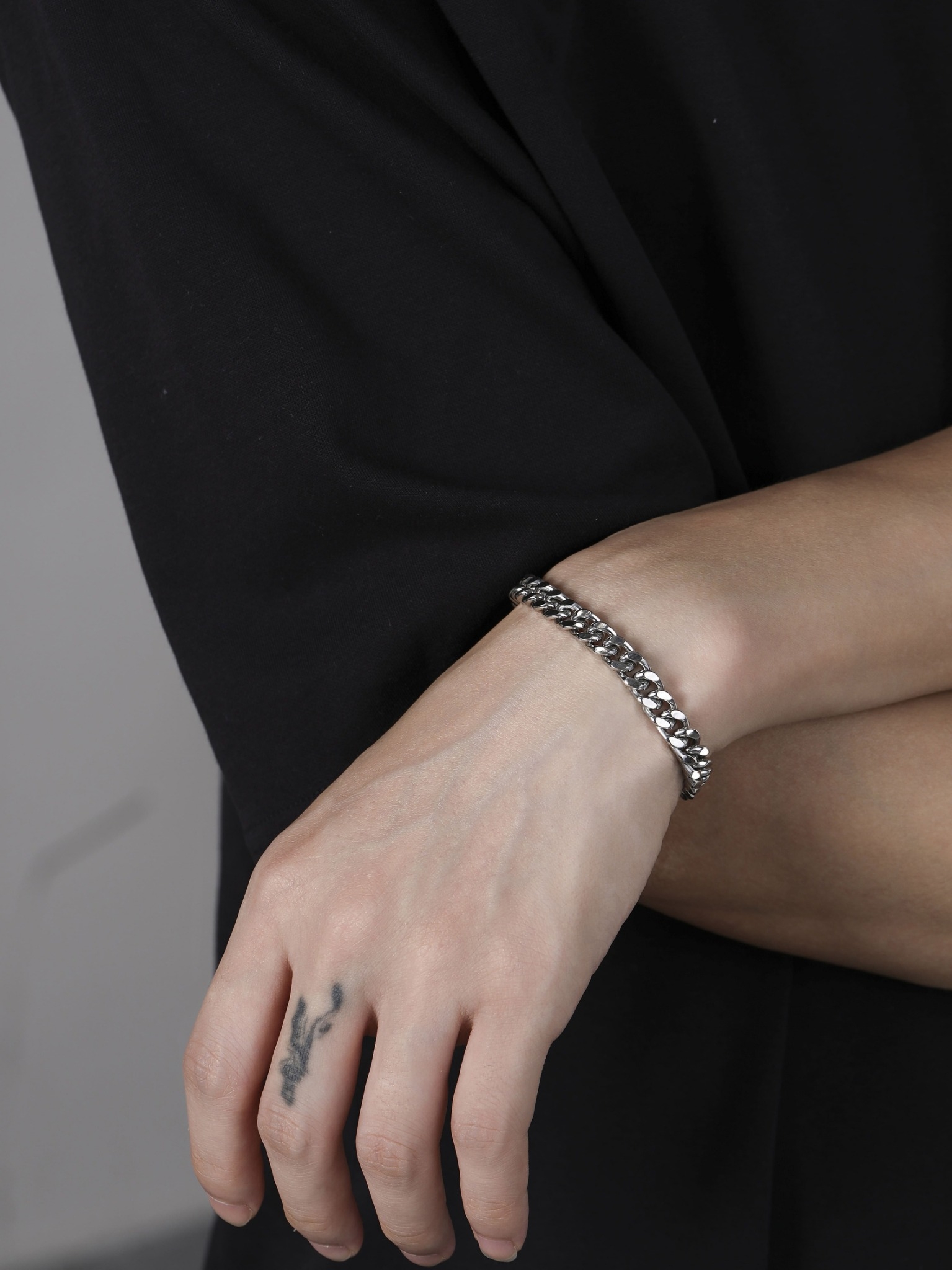 LINE_ALBUM_UCB014_251226_2