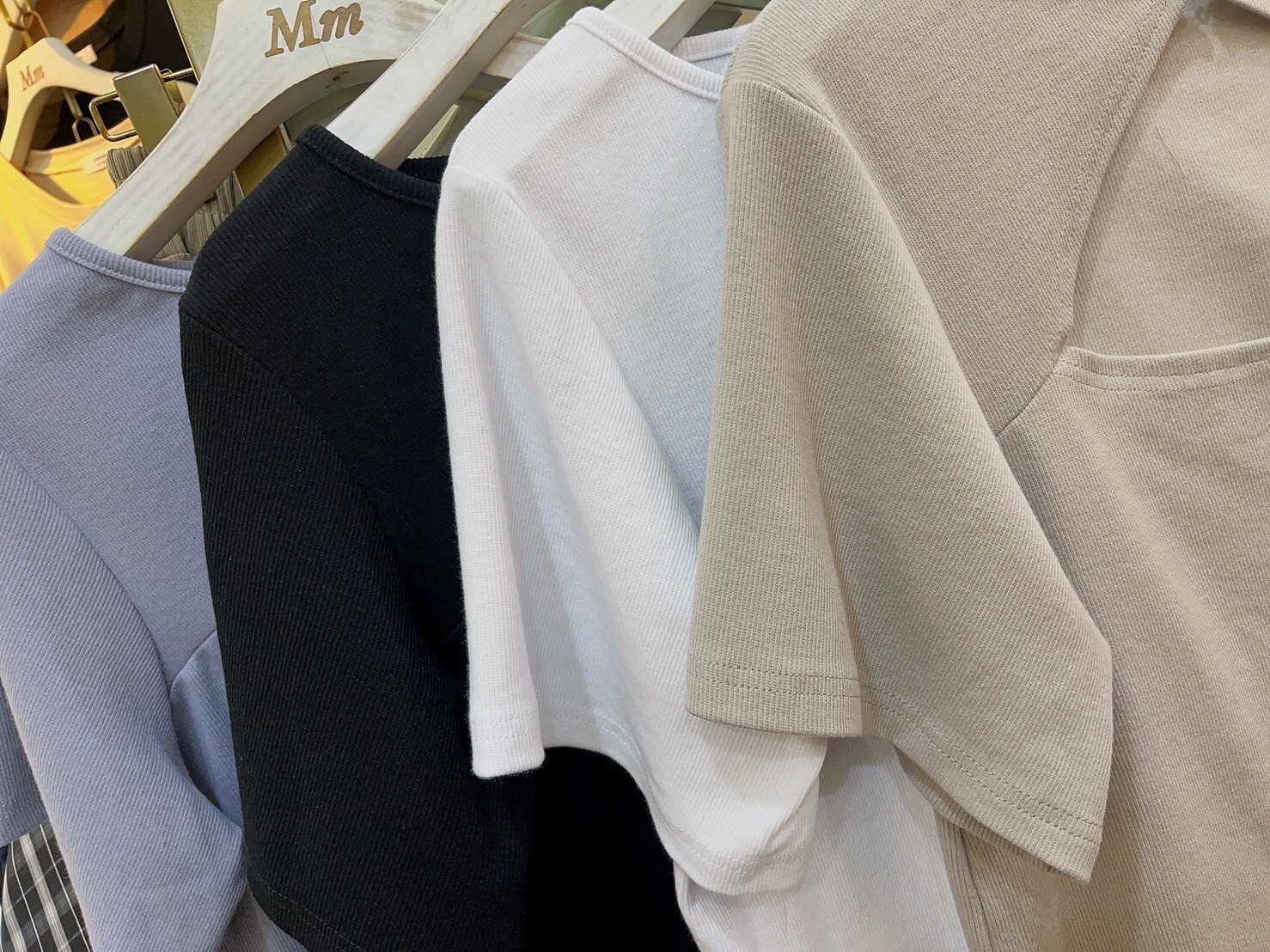 MUMUZI 彈性螺紋性感短Ｔ 中大尺碼 MC2729-2