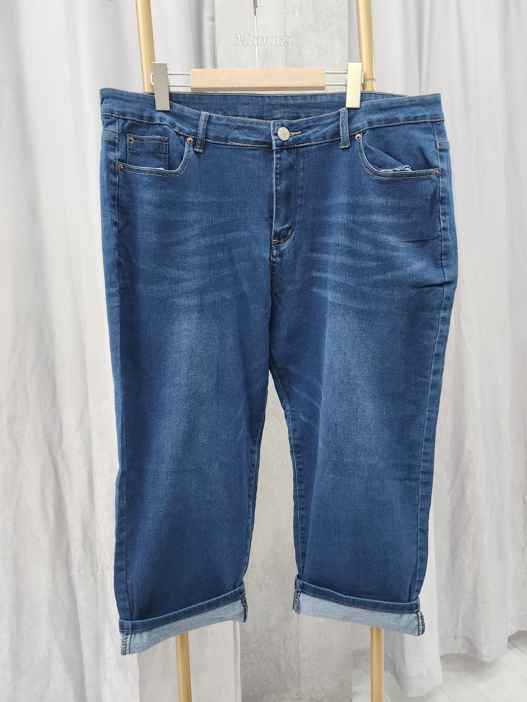 MUMUZI 翻褲腳造型牛仔八分長褲 C57153