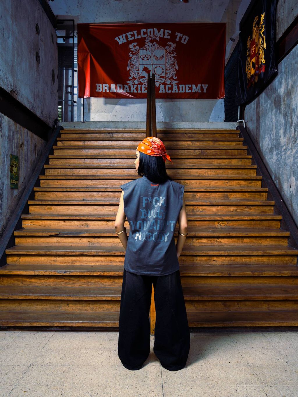 photo_6199570775799434490_w