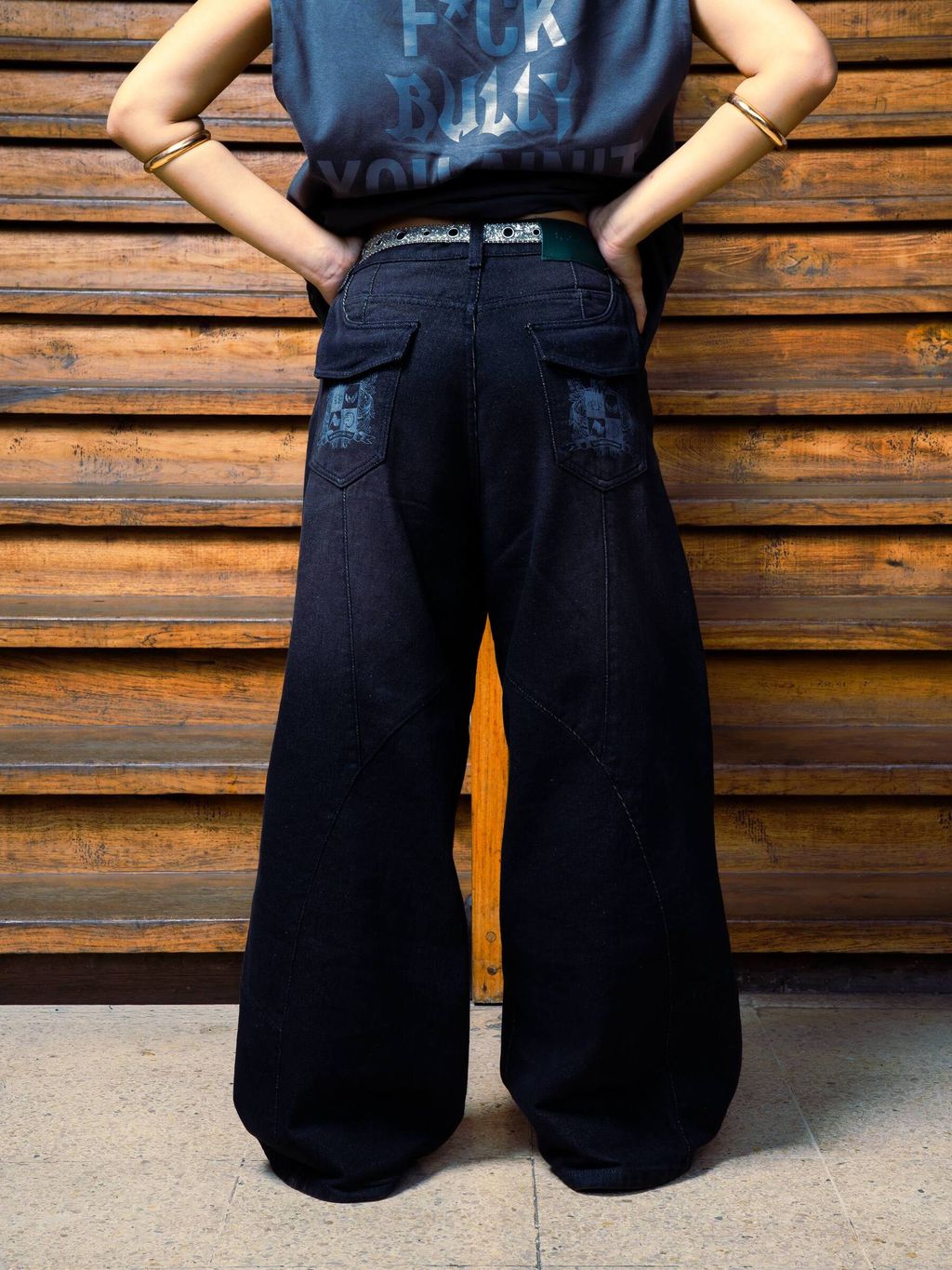 photo_6199570775799434491_w