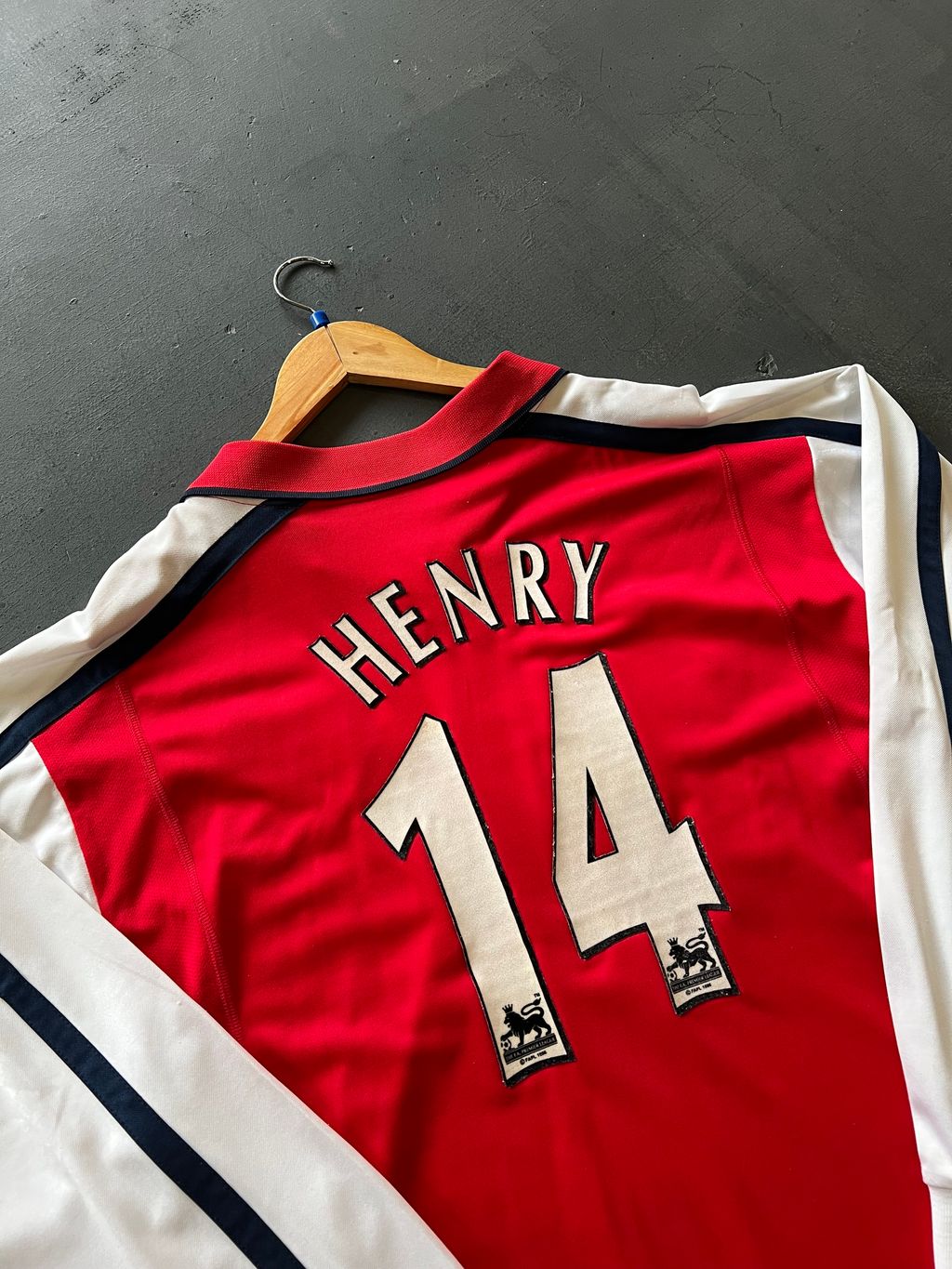 アーセナル ヘンリー 14 ナイキ シャツ Nike Arsenal #14 Thierry Henry Third Soccer Jersey 2000/2001