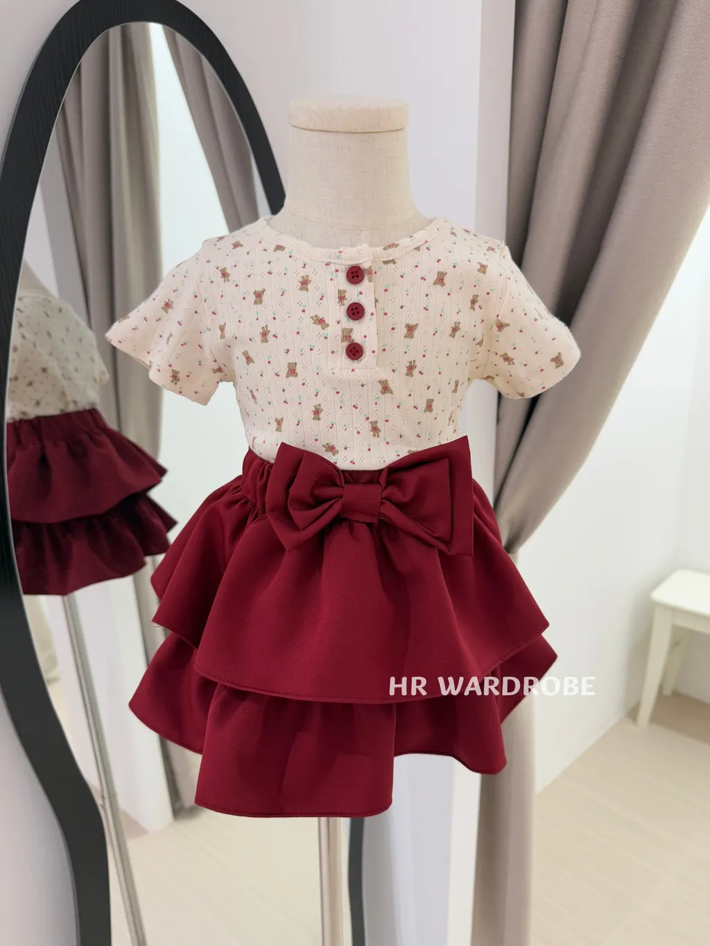 HR WARDROBE-1740745457221